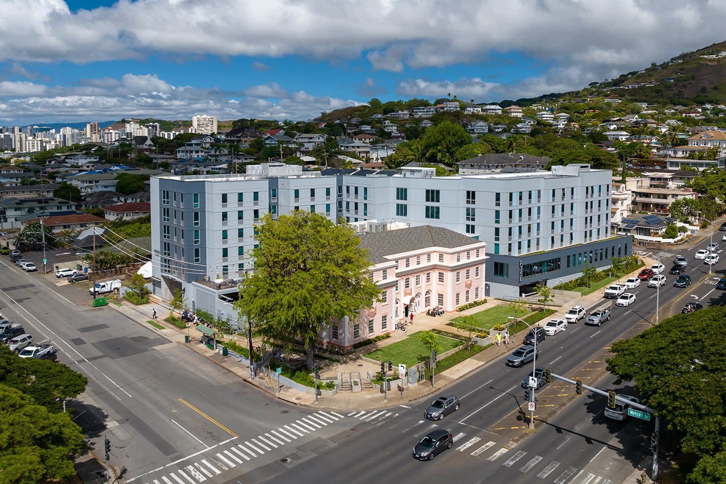 Building-Exterior-01-RISE-Honolulu-01
